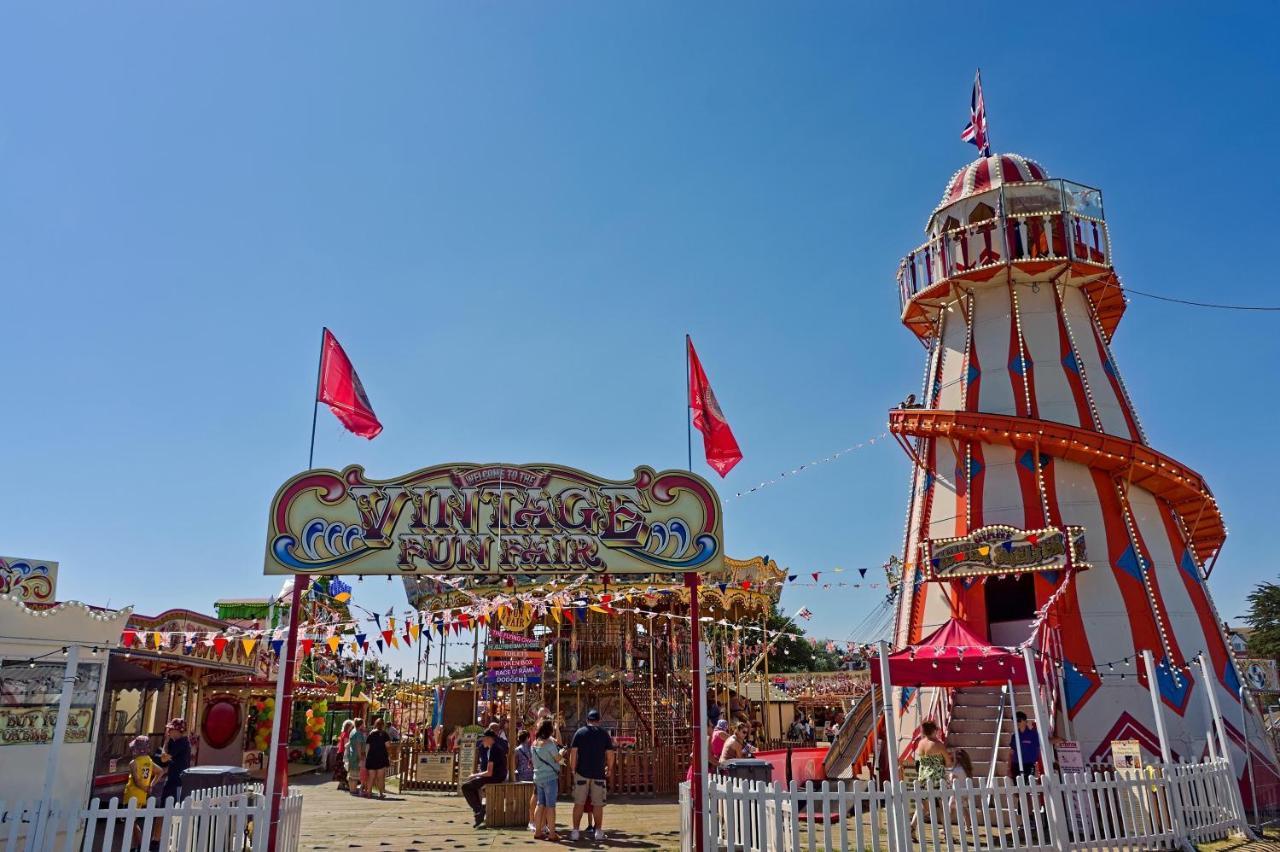 Superb Caravan At Seawick Holiday Park, Sleeps 8 Ref 27202Sw Clacton-on-Sea Kültér fotó