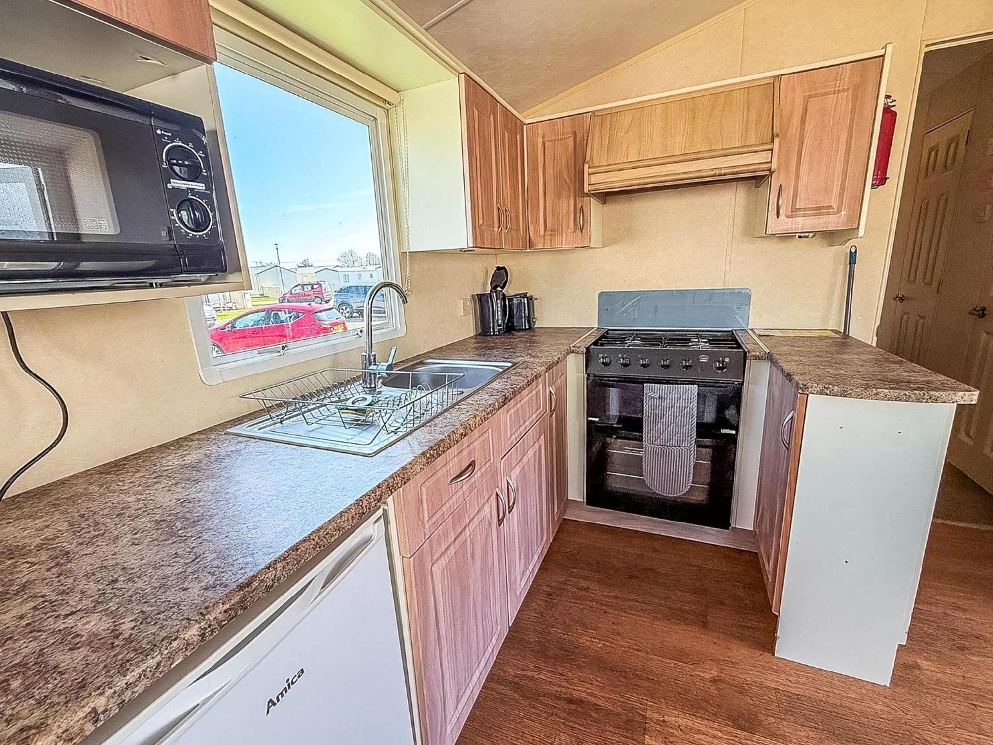 Superb Caravan At Seawick Holiday Park, Sleeps 8 Ref 27202Sw Clacton-on-Sea Kültér fotó