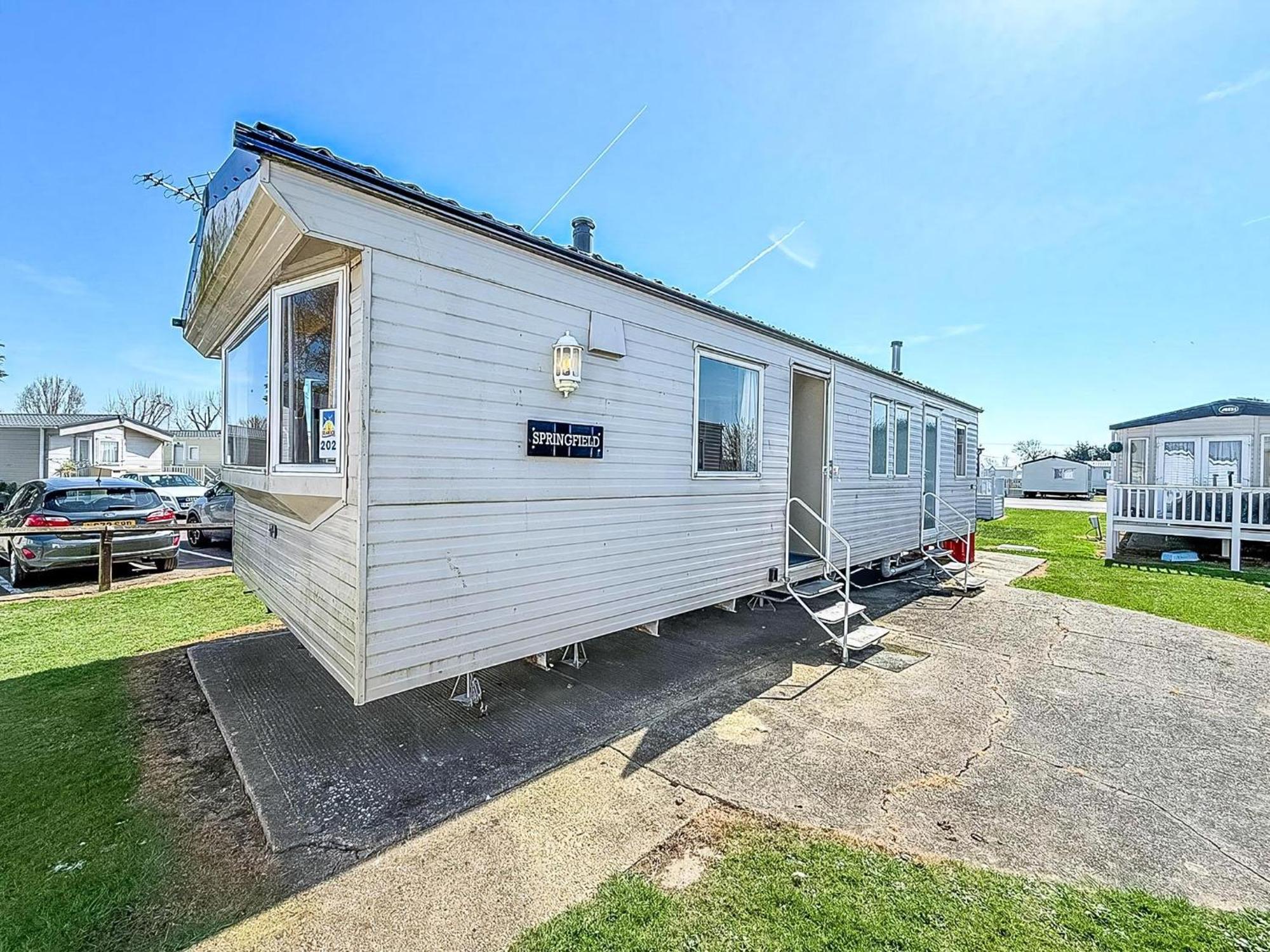 Superb Caravan At Seawick Holiday Park, Sleeps 8 Ref 27202Sw Clacton-on-Sea Kültér fotó